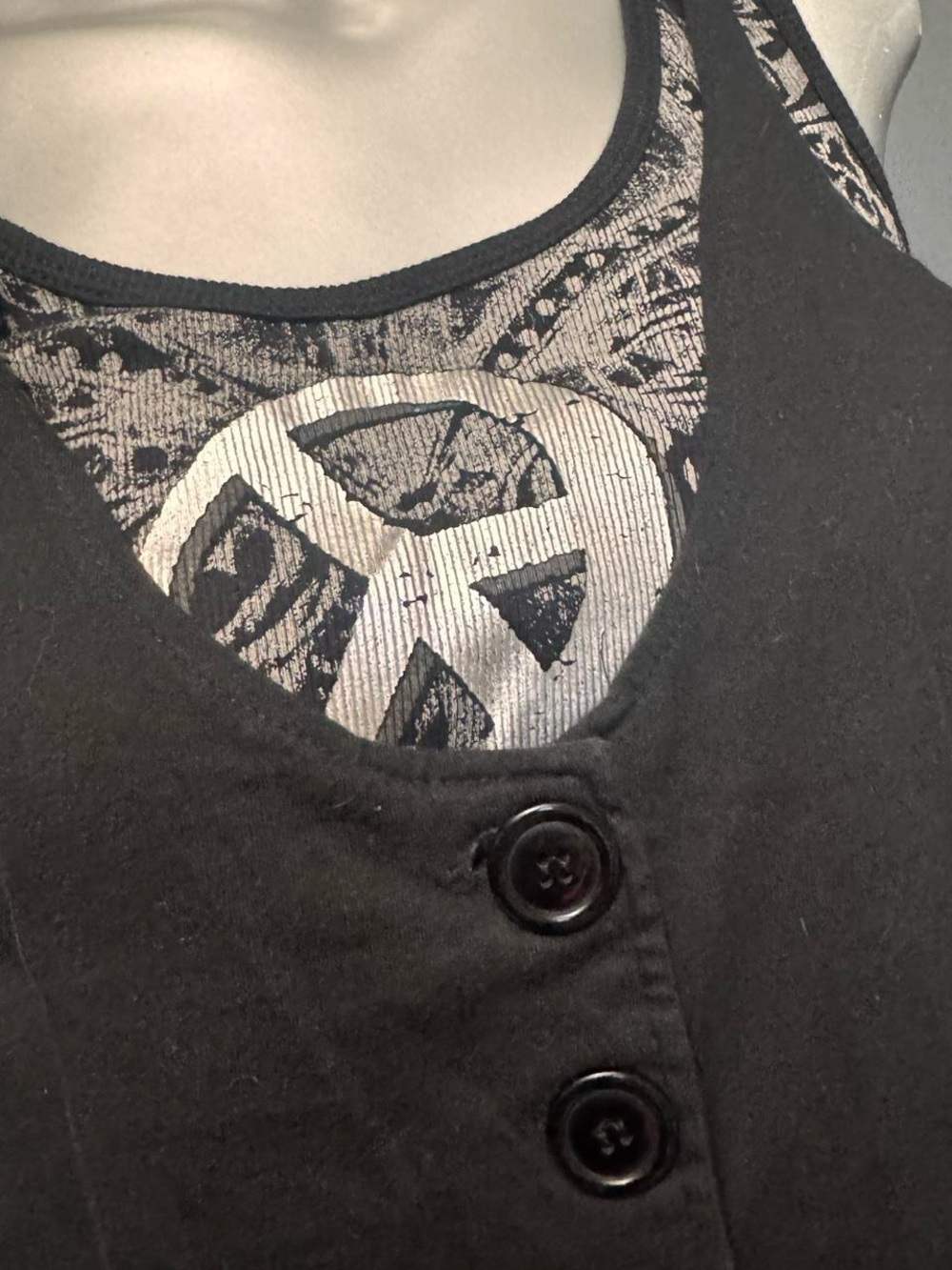 layered vest Vintage Y2K Ultra Fitted Tank Top - Picture 2 of 6